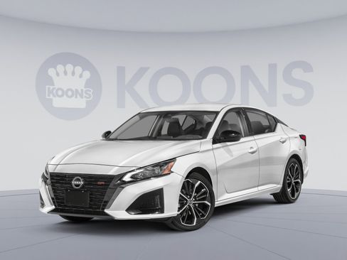 Used 2023 Nissan Altima 2.5 SR image 1