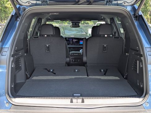 New 2025 Chevrolet Traverse LT w/ Driver Confidence Package image 7