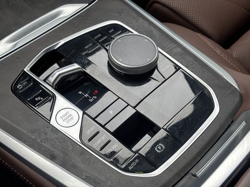 Used 2024 BMW X5 sDrive40i image 12