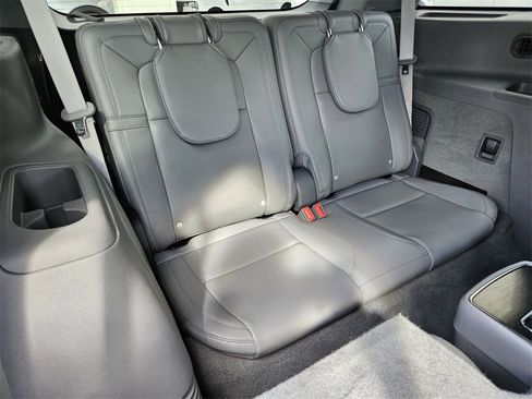 Certified 2020 Lincoln Aviator Reserve w/ Equipment Group 201A image 13