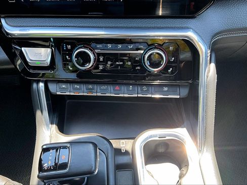 Used 2023 GMC Sierra 1500 Denali w/ Technology Package AWD/4WD image 24