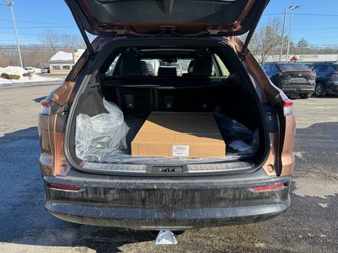 New 2025 Toyota Crown Signia image 5