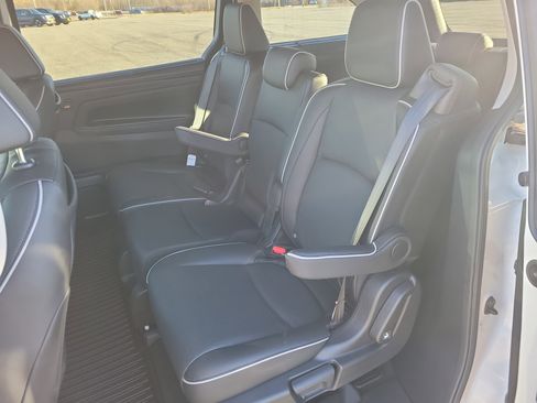 Used 2025 Honda Odyssey Elite image 16