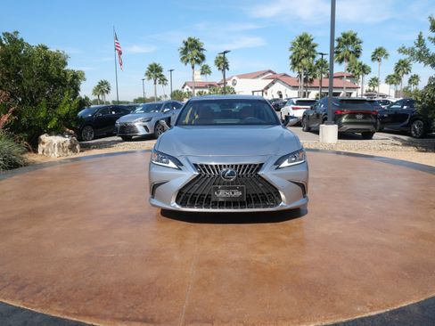 Used 2025 Lexus ES 300h w/ Premium Package image 6