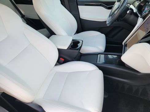 Used 2020 Tesla Model X Long Range image 15