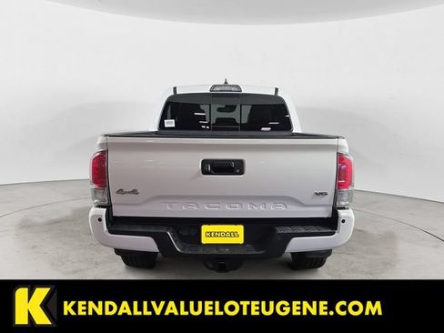 Used 2019 Toyota Tacoma Limited AWD/4WD image 4
