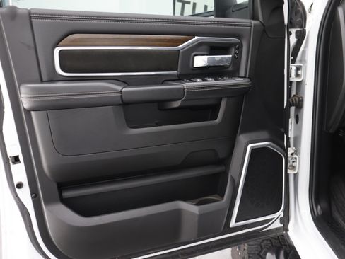 Used 2024 RAM 2500 Laramie AWD/4WD image 40