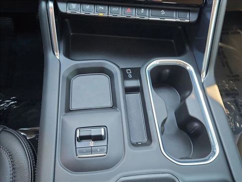 Used 2024 GMC Sierra 3500 Denali w/ Denali Reserve Package image 11