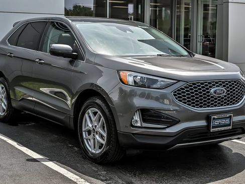 Certified 2023 Ford Edge SEL w/ Convenience Package AWD/4WD image 9