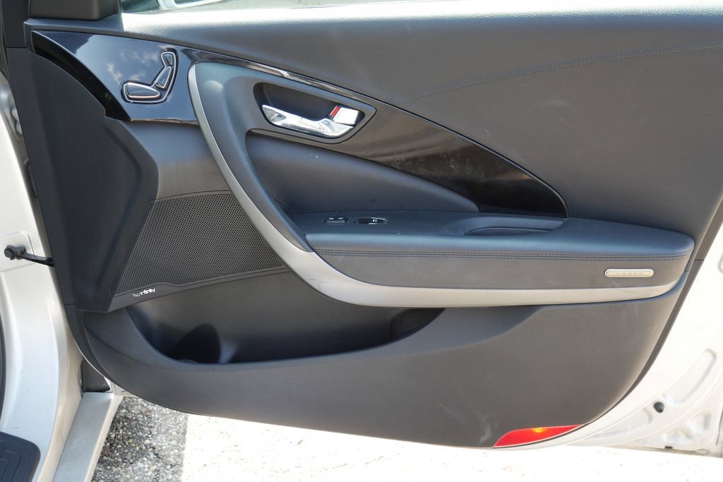 Used 2014 Hyundai Azera Limited w/ Option Group 02 FWD image 5