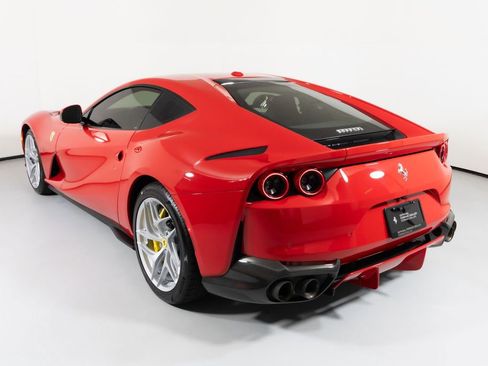 Used 2018 Ferrari 812 Superfast RWD image 15