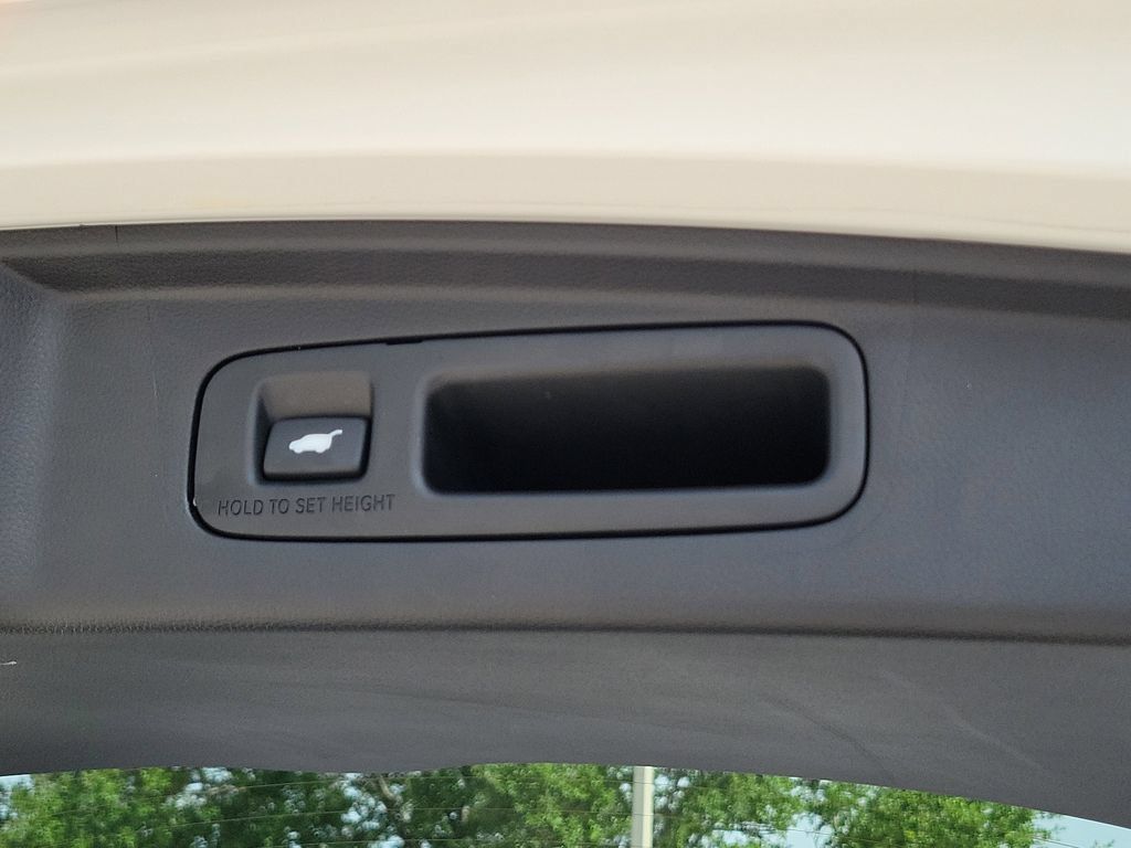 Used 2025 Honda CR-V EX-L image 15