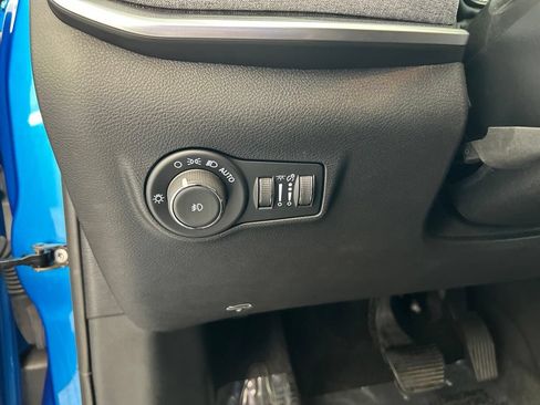 Used 2025 Jeep Compass Latitude AWD/4WD image 40