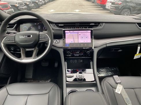 New 2025 Jeep Grand Cherokee L Limited w/ Black Appearance Package image 25