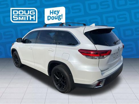 Used 2018 Toyota Highlander Limited AWD/4WD image 3