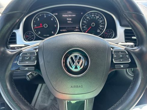Used 2012 Volkswagen Touareg Executive AWD/4WD image 25