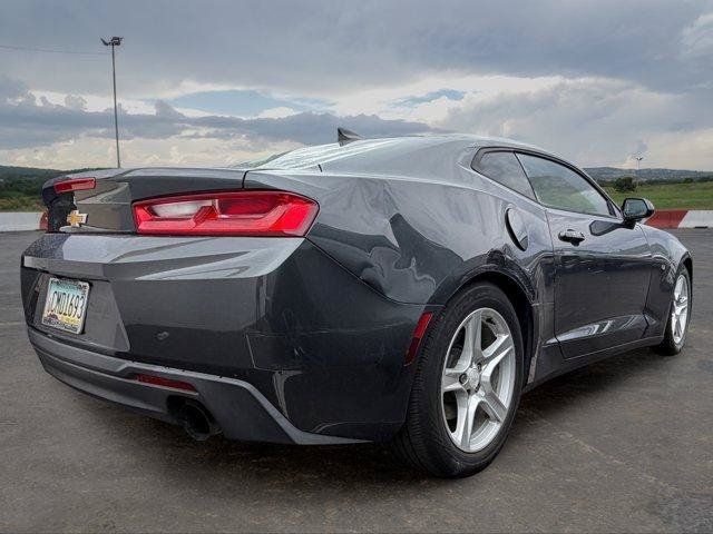 Used 2018 Chevrolet Camaro LT RWD image 3