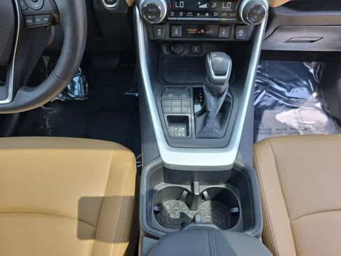 Used 2022 Toyota RAV4 XLE Premium AWD/4WD image 21