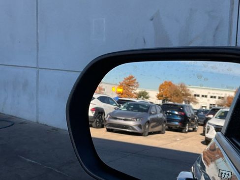 Used 2025 Chevrolet Equinox LT image 19