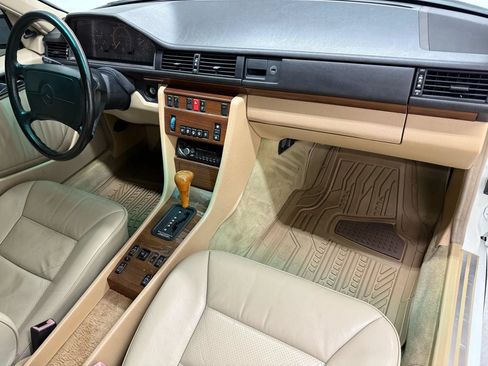 Used 1990 Mercedes-Benz 300 E 3.0 image 62