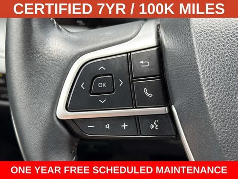 Used 2023 Toyota Highlander XLE FWD image 25