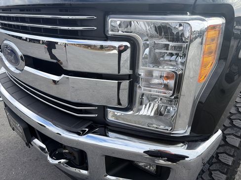 Used 2017 Ford F250 Lariat w/ Chrome Package image 10