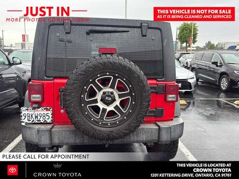 Used 2017 Jeep Wrangler Unlimited Sport w/ Connectivity Group AWD/4WD image 6