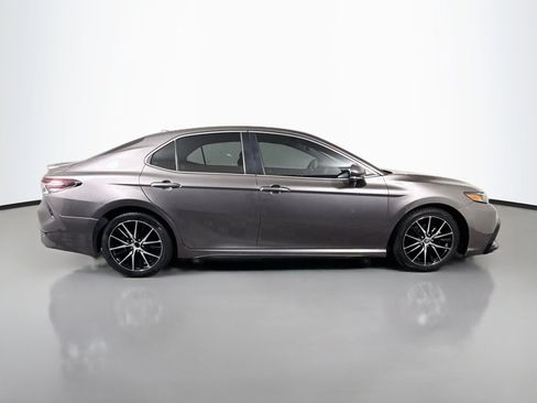 Used 2023 Toyota Camry SE w/ Convenience Package FWD image 11