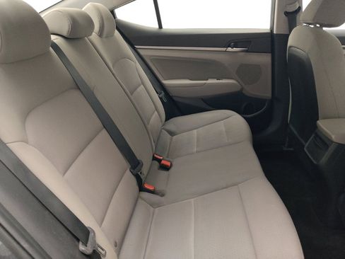 Used 2018 Hyundai Elantra SEL FWD image 19