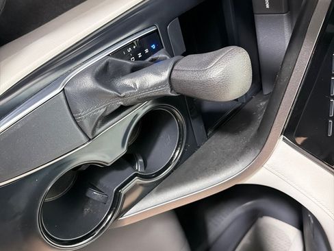 Used 2019 Toyota Camry FWD image 17