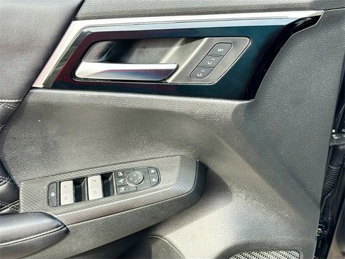 Used 2022 Mitsubishi Outlander SEL image 19