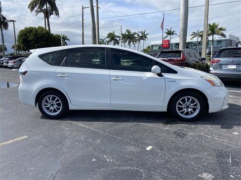 Used 2013 Toyota Prius V Three image 2