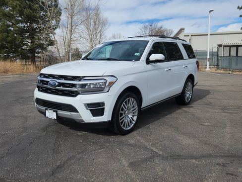 Certified 2024 Ford Expedition Limited image 3