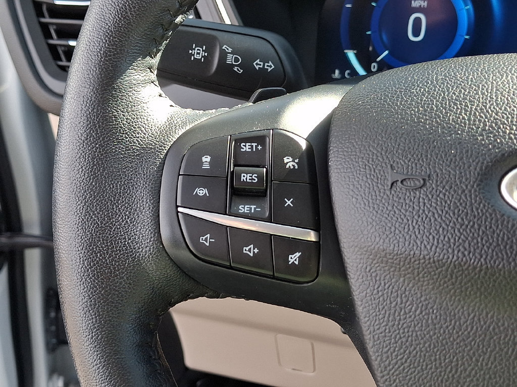 Used 2020 Ford Escape Titanium AWD/4WD image 21