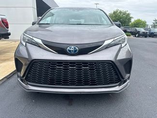 Used 2022 Toyota Sienna XSE w/ XSE Plus Package FWD video 2