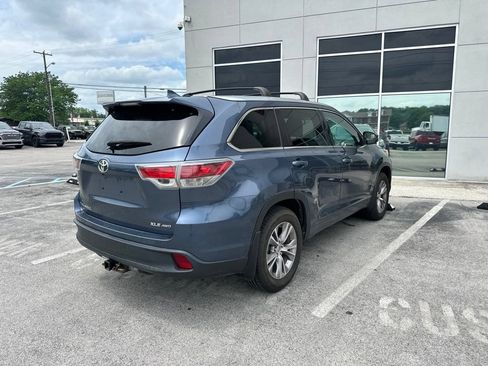 Used 2015 Toyota Highlander XLE AWD/4WD image 3