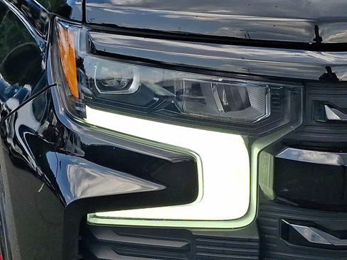 Used 2023 Chevrolet Silverado 1500 RST w/ Redline Edition AWD/4WD image 10