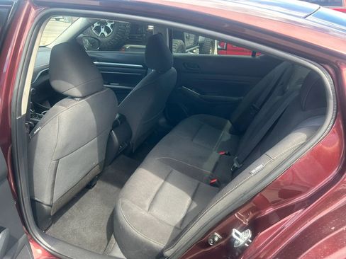 Used 2023 Nissan Altima 2.5 SV AWD/4WD image 14