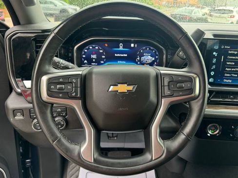 Used 2023 Chevrolet Silverado 1500 LT AWD/4WD image 23