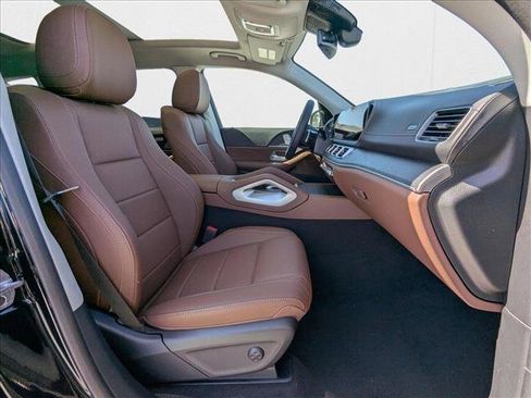New 2025 Mercedes-Benz GLS 450 4MATIC image 17
