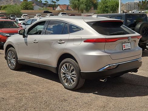 Used 2023 Toyota Venza Limited AWD/4WD image 9