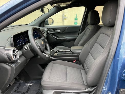 Used 2025 Chevrolet Equinox LT image 27