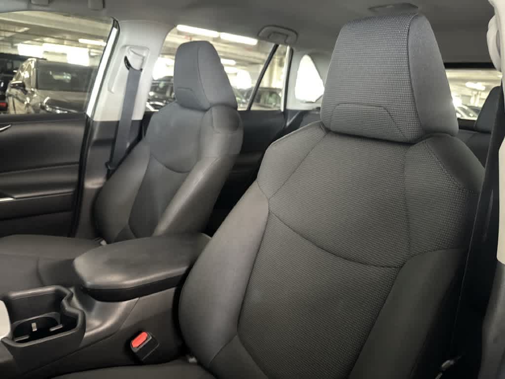Used 2025 Toyota RAV4 LE FWD image 13