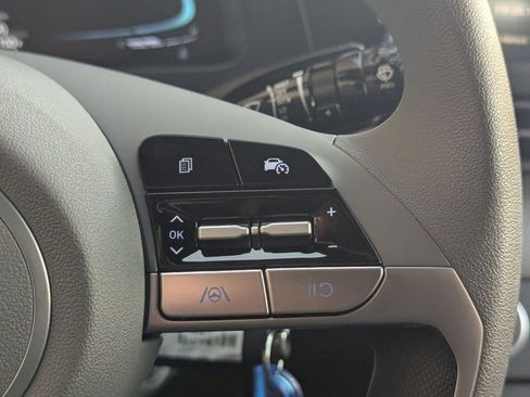 New 2025 Hyundai Elantra SE image 19