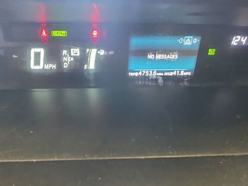 Used 2015 Toyota Prius V Four FWD image 11