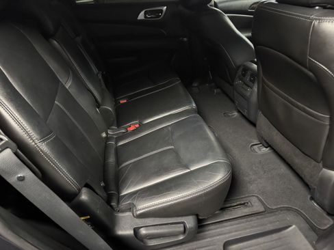 Used 2014 Nissan Pathfinder SL w/ SL Tech Package image 19