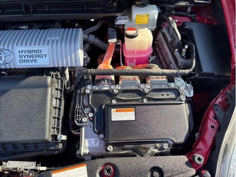 Used 2015 Toyota Prius Two image 38