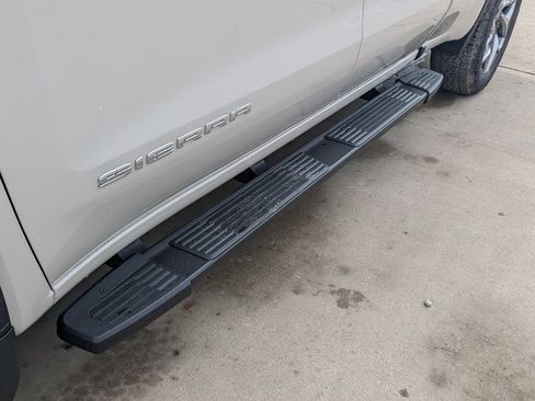 New 2026 GMC Sierra 1500 SLE image 12