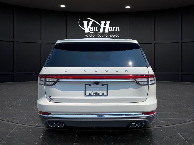 Used 2023 Lincoln Aviator AWD w/ Premium Package image 6