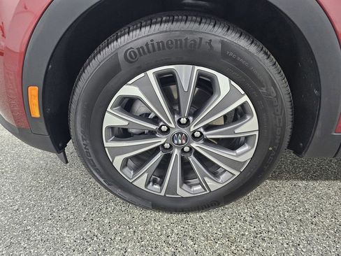 Used 2024 Buick Envision Preferred AWD/4WD image 10